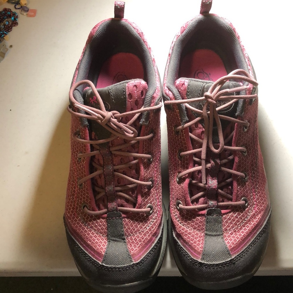 Size 8.5 Chaco sneaker